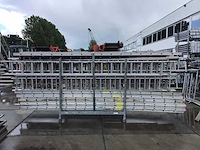 Partij aluminium steekladders - afbeelding 1 van  3