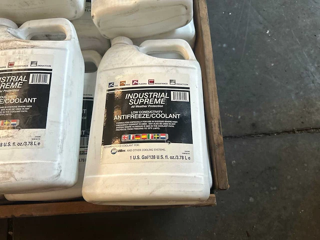 Partij antivries en koelmiddel voor hoogfrequente stroom apparatuur (46x) - afbeelding 2 van  4