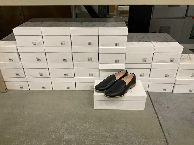 Partij aperfectjane princesa loafers black (28x) - afbeelding 1 van  8