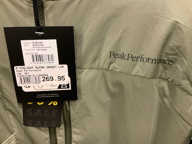 Partij arcterix/huf/peak performance/volcom jassen (13x) - afbeelding 3 van  6