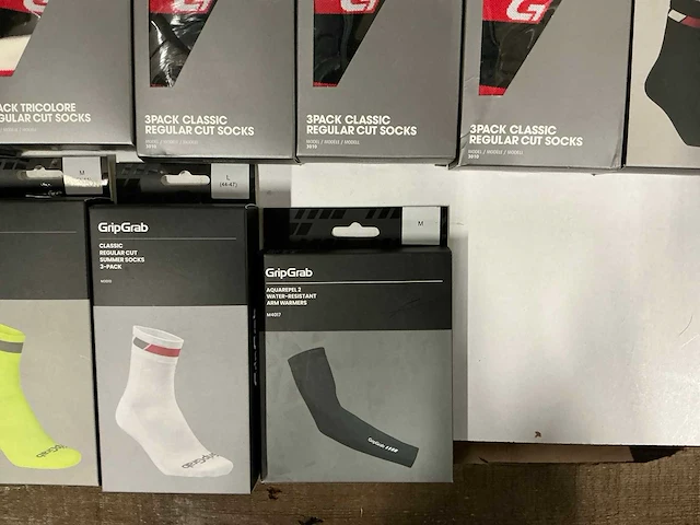 Partij assos/gripgrab fiets shirts/sokken (25x) - afbeelding 4 van  12