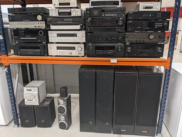 Partij audioapparatuur, o.a. yamaha, denon, harman kardon - afbeelding 1 van  24