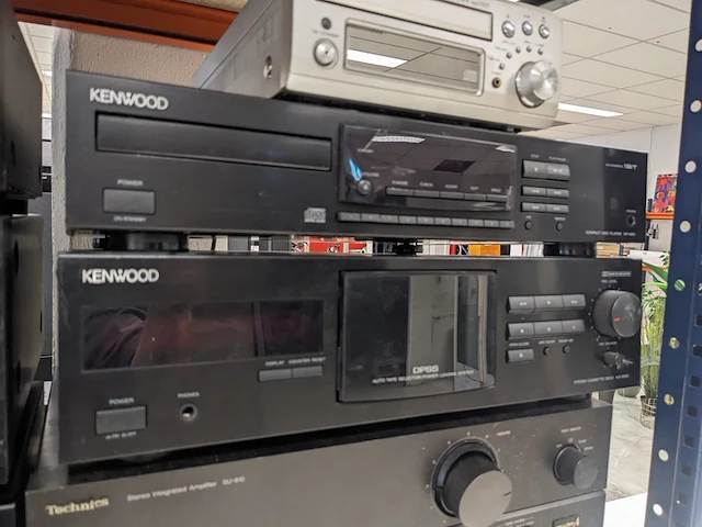 Partij audioapparatuur, o.a. yamaha, denon, harman kardon - afbeelding 19 van  24