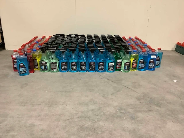Partij auto benodigdheden (circa 240 stuks) - afbeelding 1 van  4