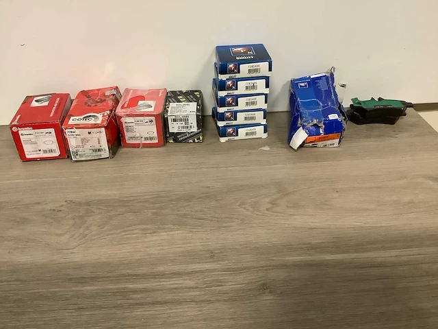 Partij auto onderdelen - afbeelding 32 van  55