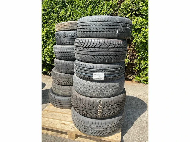 Partij auto/brommer/quad banden/velgen - afbeelding 2 van  13