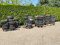 Partij auto/brommer/quad banden/velgen - afbeelding 1 van  13