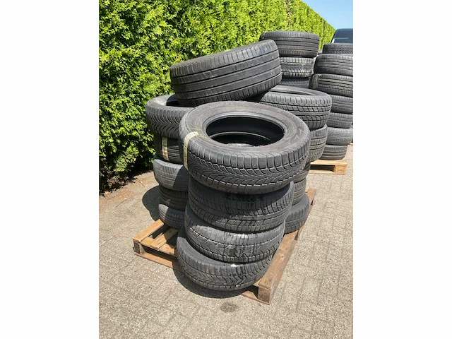 Partij auto/brommer/quad banden/velgen - afbeelding 7 van  13