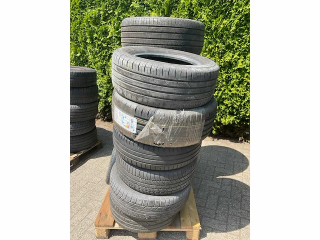 Partij auto/brommer/quad banden/velgen - afbeelding 10 van  13