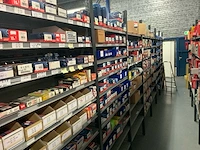 Partij automaterialen (160 verpakkingen) - afbeelding 1 van  9