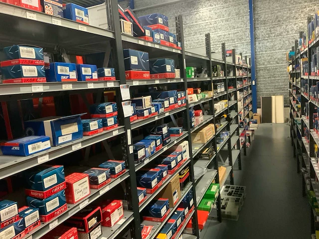 Partij automaterialen (47 verpakkingen) - afbeelding 1 van  10