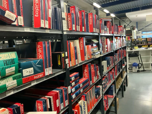 Partij automaterialen (48 verpakkingen) - afbeelding 1 van  5