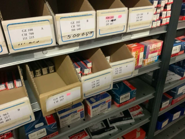 Partij automaterialen - afbeelding 3 van  14