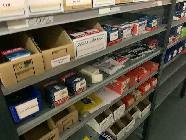 Partij automaterialen - afbeelding 4 van  14