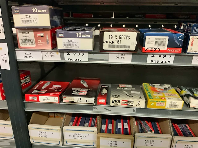 Partij automaterialen - afbeelding 11 van  14