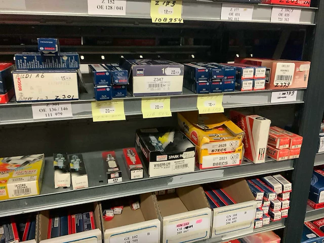 Partij automaterialen - afbeelding 12 van  14