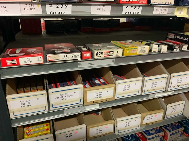 Partij automaterialen - afbeelding 14 van  14