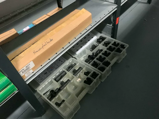 Partij automaterialen - afbeelding 6 van  8