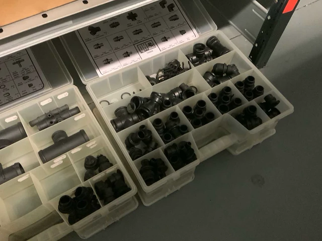 Partij automaterialen - afbeelding 8 van  8