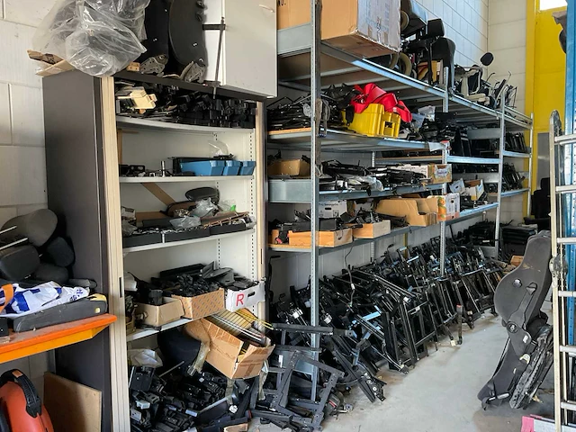 Partij autostoel onderdelen (recaro, ass, scheel, könig) - afbeelding 1 van  18