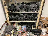 Partij autostoel-reparatiedelen (stof, armleuningen, hoofdsteunen, schuim) - afbeelding 15 van  16