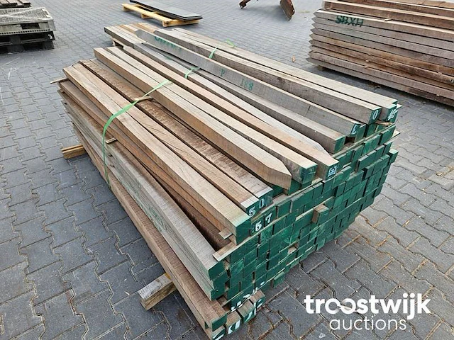 Partij azobe palen 200x6x6cm 135 stuks - afbeelding 2 van  5