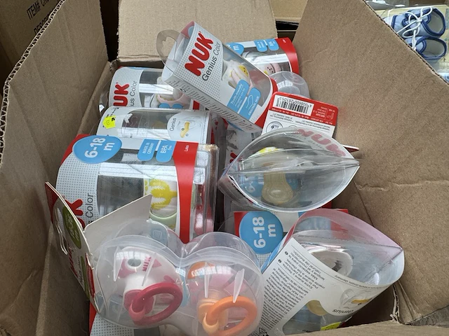 Partij baby-/kinderartikelen w.o. schoenen, spenen w.o. nuk - afbeelding 2 van  6
