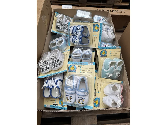 Partij baby-/kinderartikelen w.o. schoenen, spenen w.o. nuk - afbeelding 6 van  6