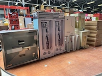 Partij badkameraccessoires en glaswerk - afbeelding 1 van  7