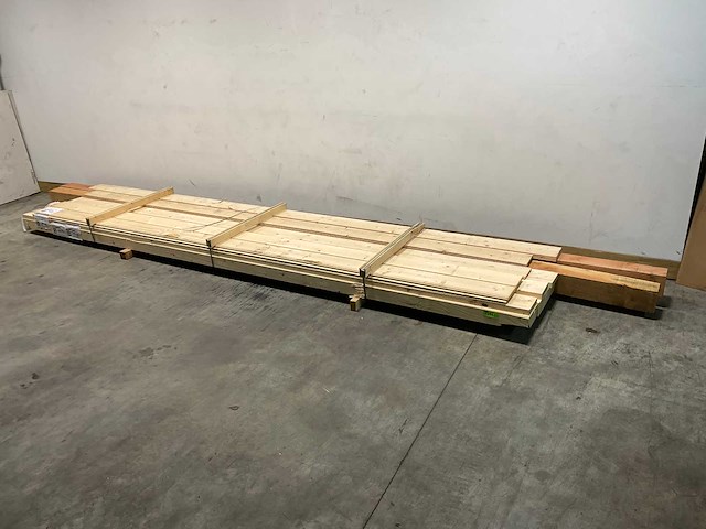 Partij balken diverse afmetingen - afbeelding 1 van  8