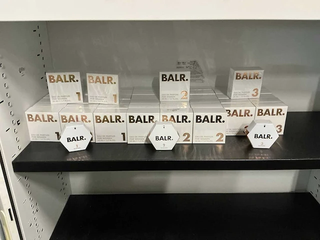 Partij balr 1/2/3 eau de parfum for woman 50ml (42x) - afbeelding 1 van  5