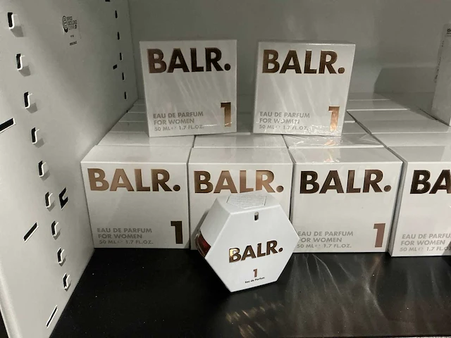 Partij balr 1/2/3 eau de parfum for woman 50ml (42x) - afbeelding 2 van  5