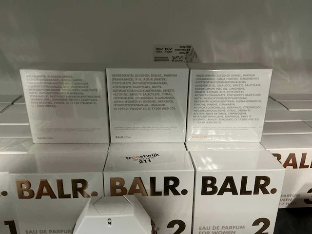 Partij balr 1/2/3 eau de parfum for woman 50ml (42x) - afbeelding 5 van  5