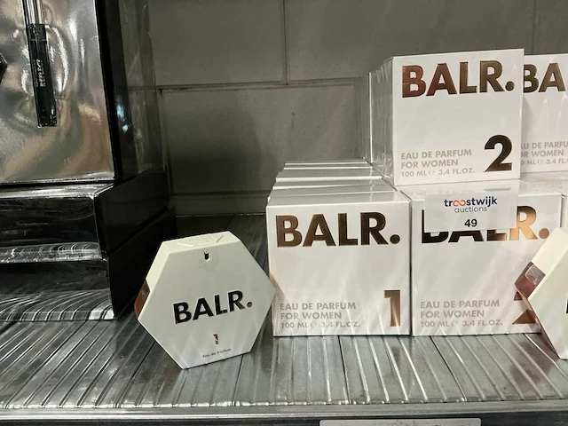 Partij balr 1/2/3 eau de parfum woman 100ml (73x) - afbeelding 5 van  7
