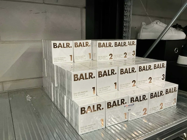 Partij balr 1/2/3 eau de parfum woman 30ml (137x) - afbeelding 2 van  5