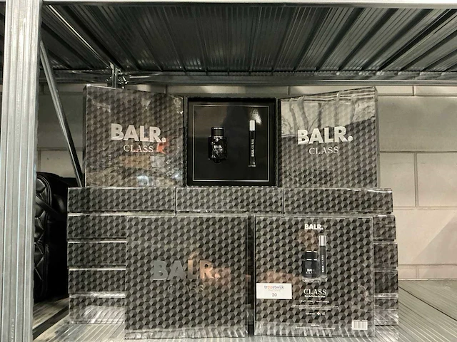 Partij balr class eau de parfum for men giftsets (44x) - afbeelding 1 van  5