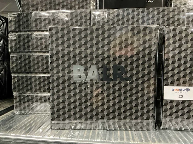 Partij balr class eau de parfum for men giftsets (44x) - afbeelding 4 van  5