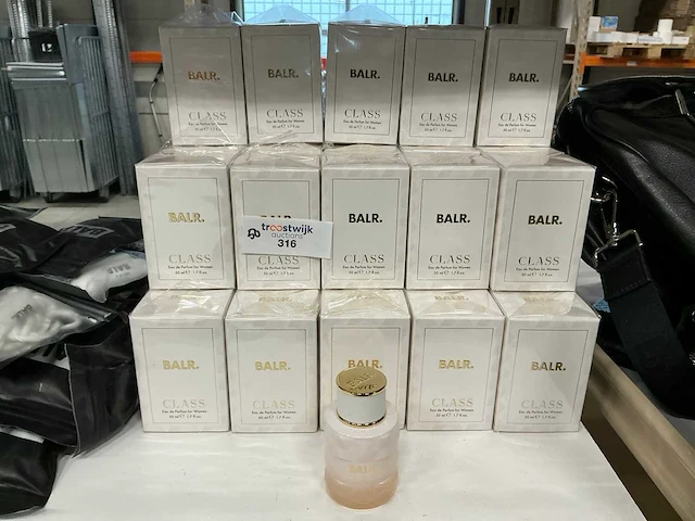 Partij balr class eau de parfum for woman 50ml (50x) - afbeelding 1 van  2