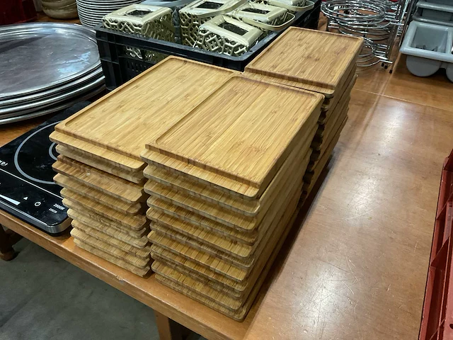 Partij bamboe serveerplanken, 32 stuks - afbeelding 3 van  3