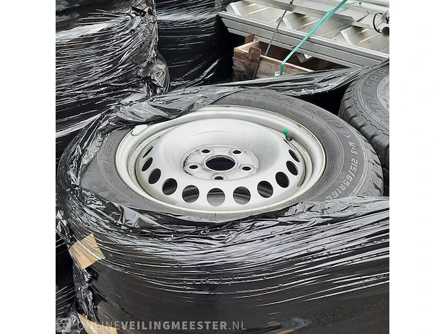 Partij banden michelin - afbeelding 12 van  12