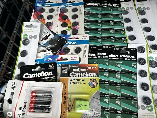 Partij batterijen grundig, philips, camelion, varta, nedis - afbeelding 4 van  8