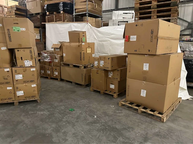Partij best afzuigkappen en toebehoren (circa 14 pallets) - afbeelding 5 van  10