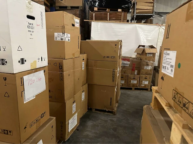 Partij best afzuigkappen en toebehoren (circa 14 pallets) - afbeelding 6 van  10