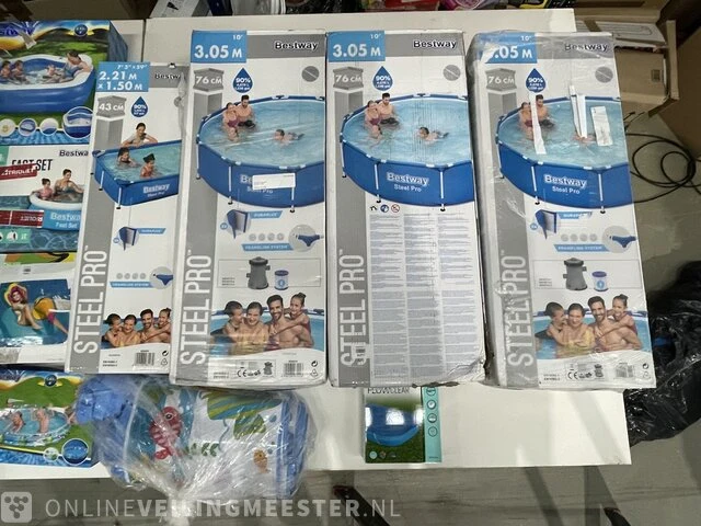 Partij bestway zwembaden en accessoires - afbeelding 1 van  4