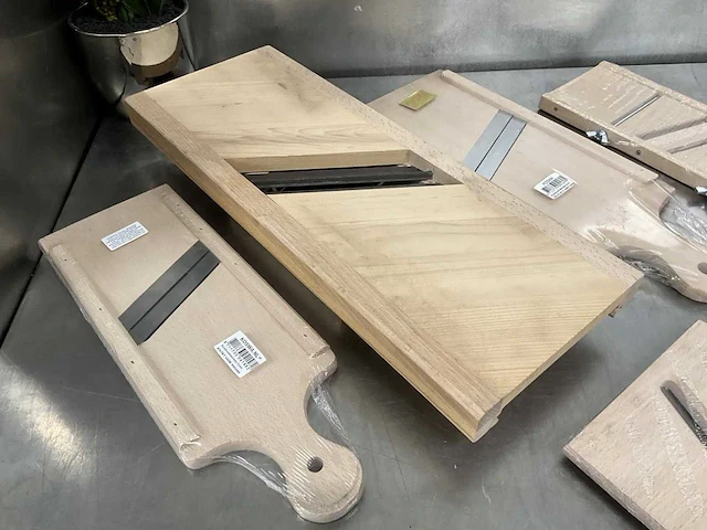 Partij beukenhouten schaven en raspen - afbeelding 2 van  5