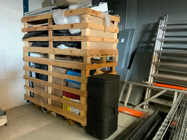 Partij beursmateriaal - afbeelding 1 van  4