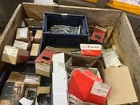 Partij bevestigingmiddelen - afbeelding 2 van  5