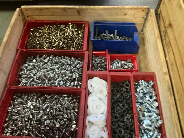 Partij bevestigingmiddelen - afbeelding 2 van  5
