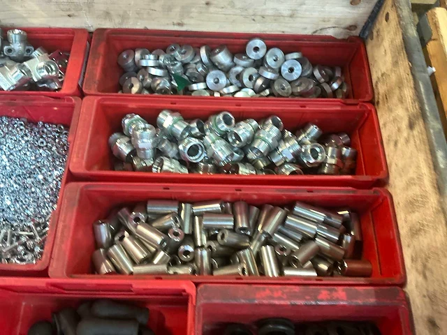 Partij bevestigingmiddelen - afbeelding 3 van  6
