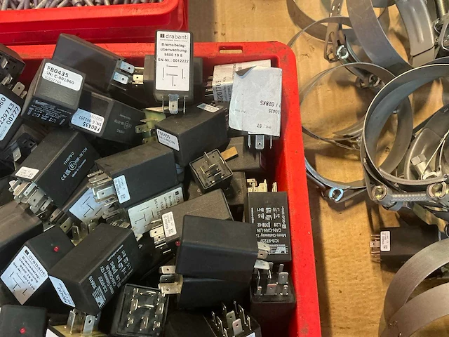 Partij bevestigingmiddelen - afbeelding 5 van  8